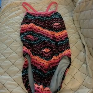 Final Price. Nike one piece swim suit size 6. 💖